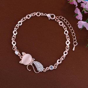 Elegant Crystal Cat Pendant Bracelet