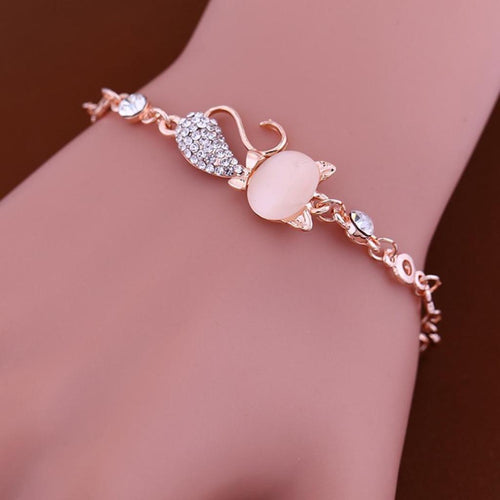 Elegant Crystal Cat Pendant Bracelet